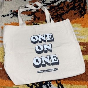 One On One, Paul McCartney tote!!
